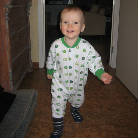 olle-i-pyjamas.JPG